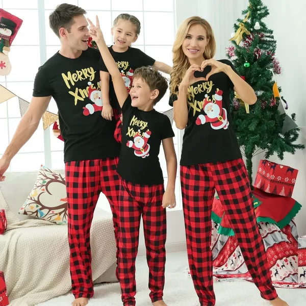 2024 New Year's Costumes Merry Xmas Print Short Sleeve Top+trousers 2 Pcs Suit Christmas Pajamas Family Look Mother Kids Clothes