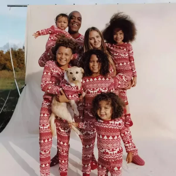 Family Matching Outfits Christmas Pajamas Sets Classic Elk Red Print Adult Dad Mother Daughter Sleepwear Baby Boys Girls Clothes - Image 3